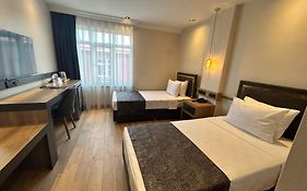 Ayatoure Hotel